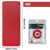Serviette de refroidissement rouge emballée dans un sachet plastique transparent, marque Cool towel visible.
