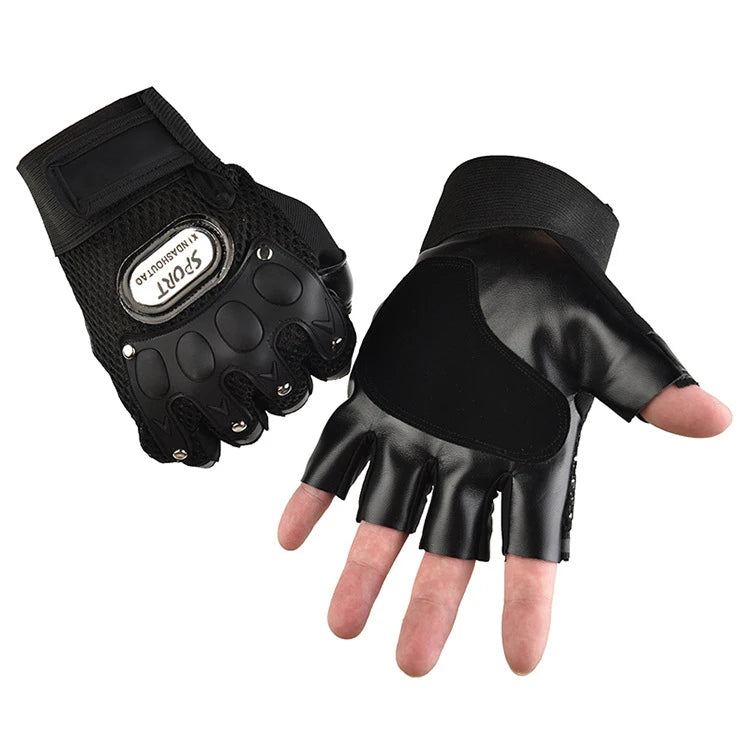 Schwarze taktische Fahrradhandschuhe mit halben Fingern auf einer Hand.