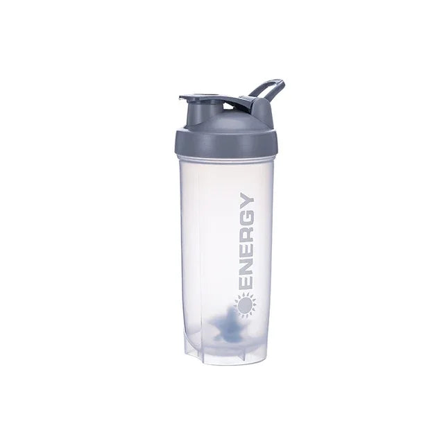 Durchsichtige, portable Proteinpulver-Shakerflasche mit grauem Deckel.