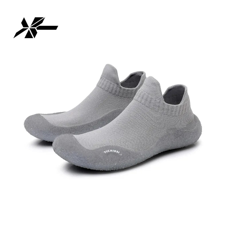 Gray summer quick-dry slip-on shoes for beach and gym use
