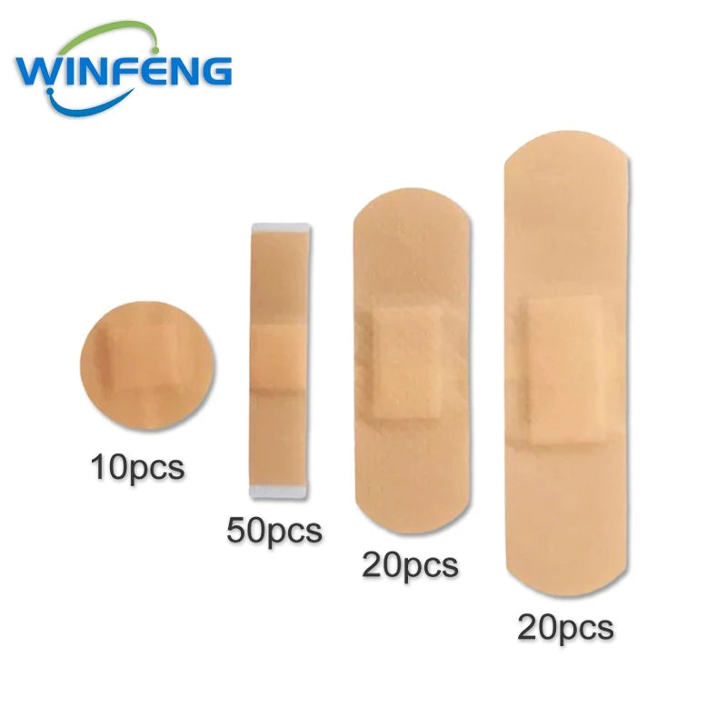 Diverses quantités de pansements adhésifs imperméables beige dans leur emballage.