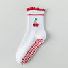 Chaussettes de yoga blanches avec broderie rouge et antidérapantes, motif cerise
