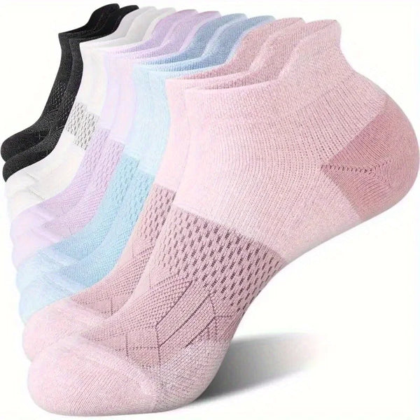 Ein Stapel von Performance-Kompressionsstrümpfen für den Knöchel in verschiedenen Pastelltönen von Rosa, Lila und Blau.
