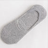 Chaussettes invisibles en silicone gris et respirantes pour hommes, vue de dessus