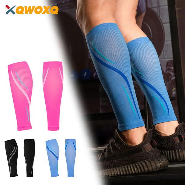 Une paire de bas de compression bleus pour veaux, de diverses couleurs et styles.