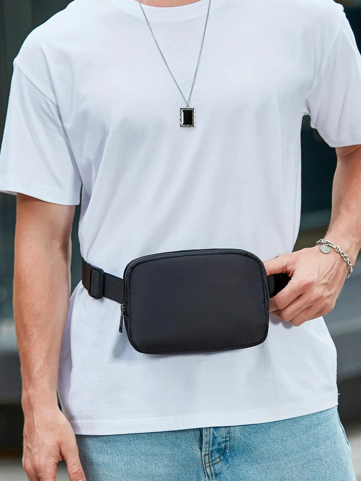 Compact Casual Waist Pack for Travel and Outdoor Adventures
