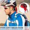 Un hombre vistiendo una camiseta de ciclismo azul y casco con una diadema de pirata calavera roja, al aire libre.