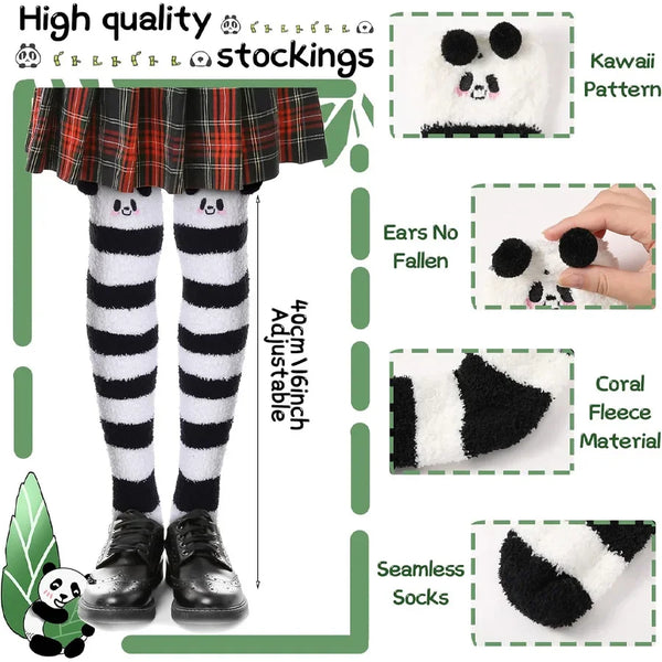 Chaussettes montantes noires et blanches à motif panda duveteuses avec bordure à carreaux