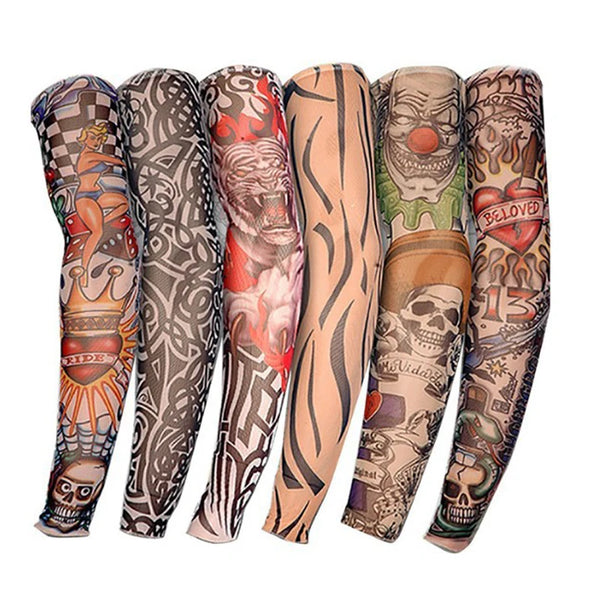 Un ensemble de manches de tatouage longues et sans coutures avec divers designs et couleurs pour la protection solaire.