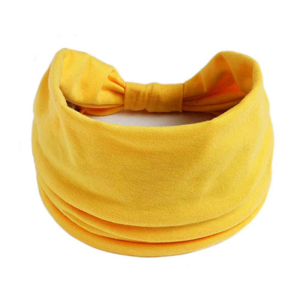 Foulard en coton bohème jaune noué en nœud