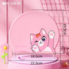 Bonnet de bain de chat rose dessiné, exposé sur un support sur fond rose.