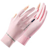 Guantes de ciclismo rosas para proteger del sol, puestos en una mano
