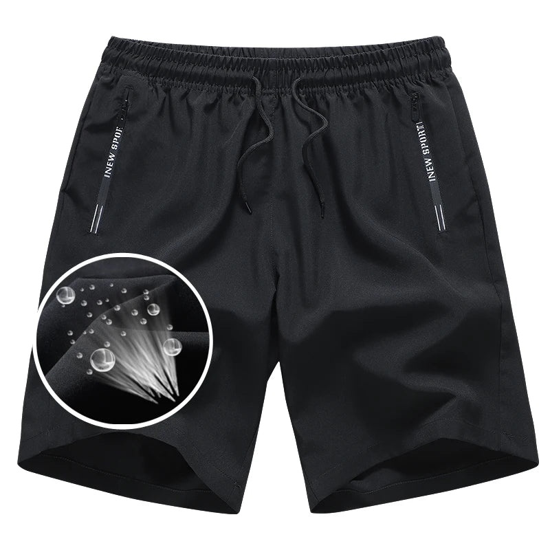 Schwarze Herren-Sportshorts aus Schnelltrocknmaterial mit Kordelzug und sichtbarer Nähtechnik