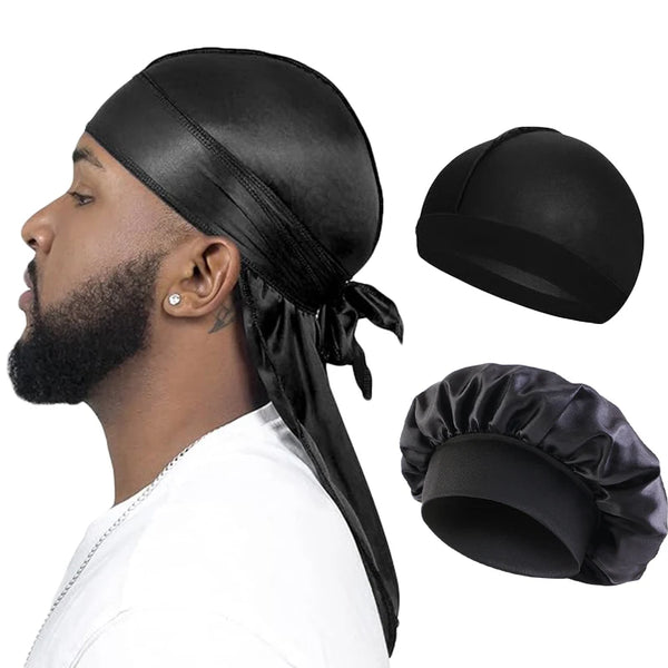 Bandeau pirate en satin noir porté par un homme, montré avec les pièces séparées.