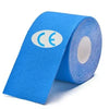 Rollo de cinta kinesiológica azul con marca CE visible