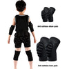 Un ensemble de genouillères et coudes anti-collision noirs pour enfants.