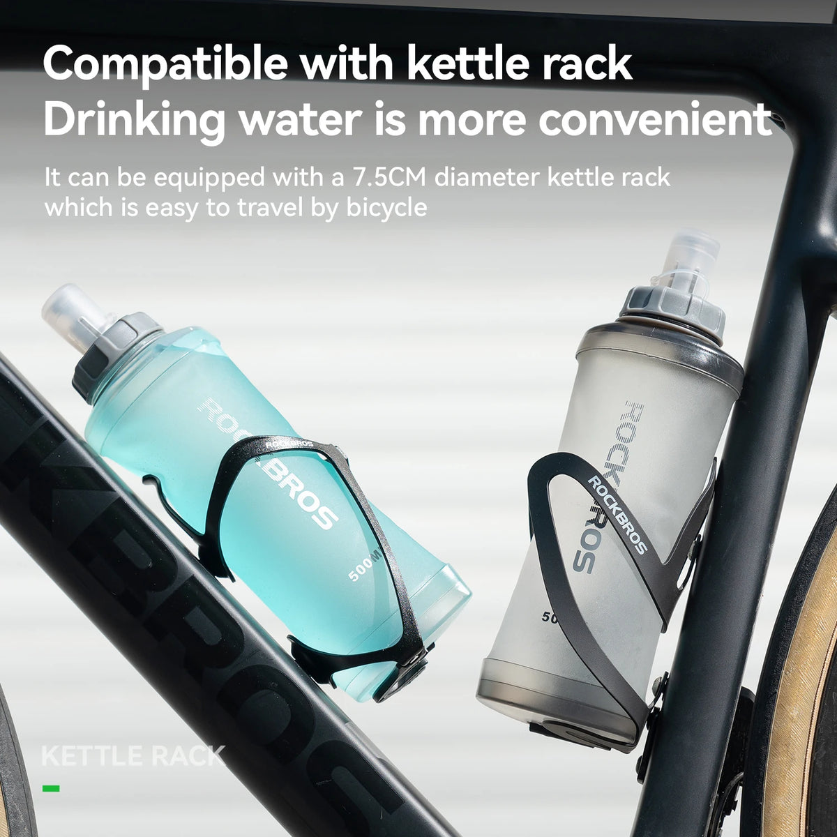 Una botella de agua deportiva de silicona adjunta a un cuadro de bicicleta, destacando su compatibilidad con un soporte para 