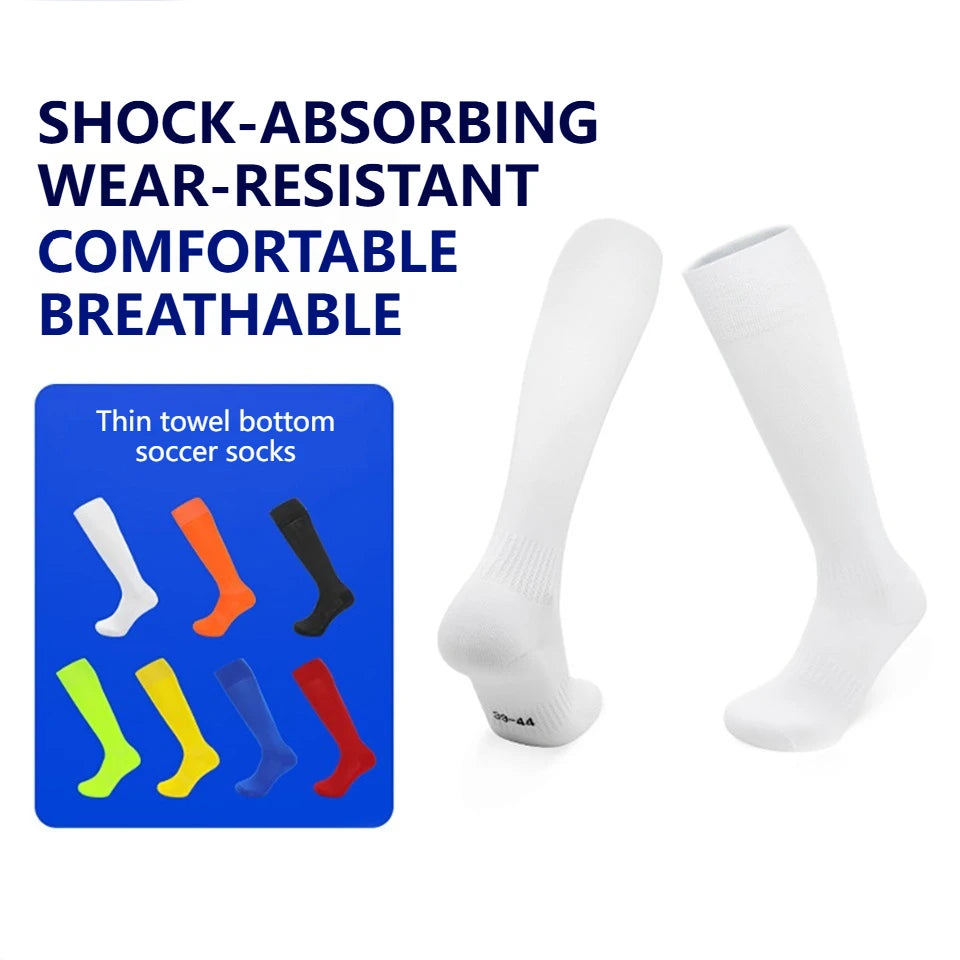 Paar weiße, stoßdämpfende, strapazierfähige, atmungsaktive Knielange Sportsocken für Fußball und Activewear