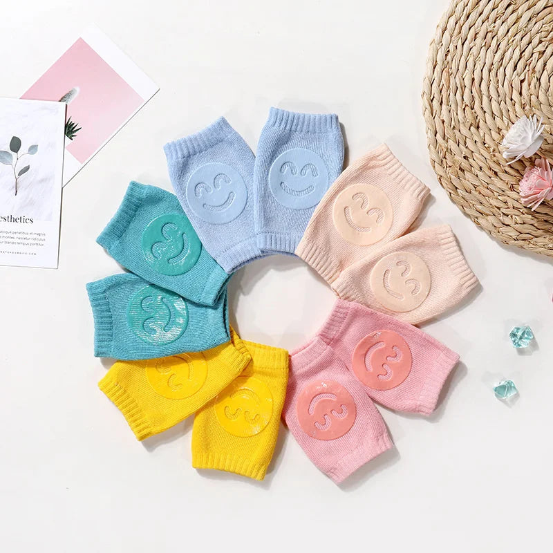 Eine Kollektion weicher elastischer Wadenwärmer in verschiedenen Pastelltönen wie Blau, Mintgrün, Pink und Gelb.