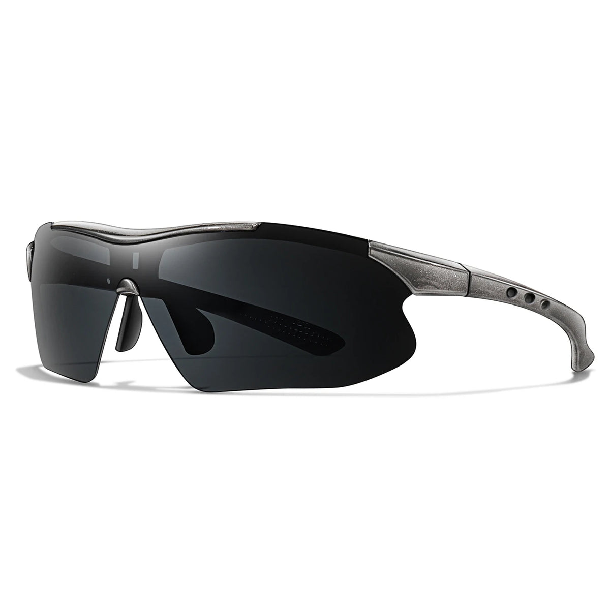 Lunettes de soleil sport noires à monture métallique sur fond blanc.