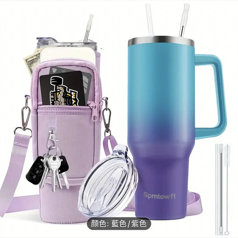 Termo de viaje de acero inoxidable morado con tapa y pajita azul, junto a una bolsa a juego morada.