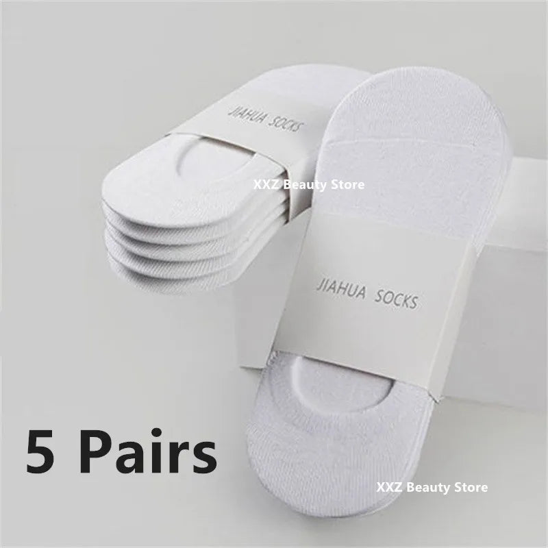 Five pairs of white Jiahua socks are displayed on a white box.