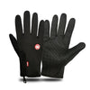 Une paire de gants de vélo et de sport en polaire noire, présentés à plat.