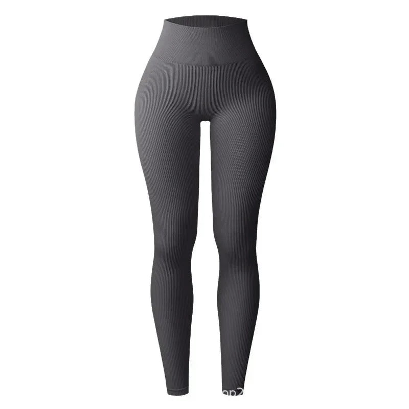 Un legging de yoga en tricot uni gris foncé pour la fitness.
