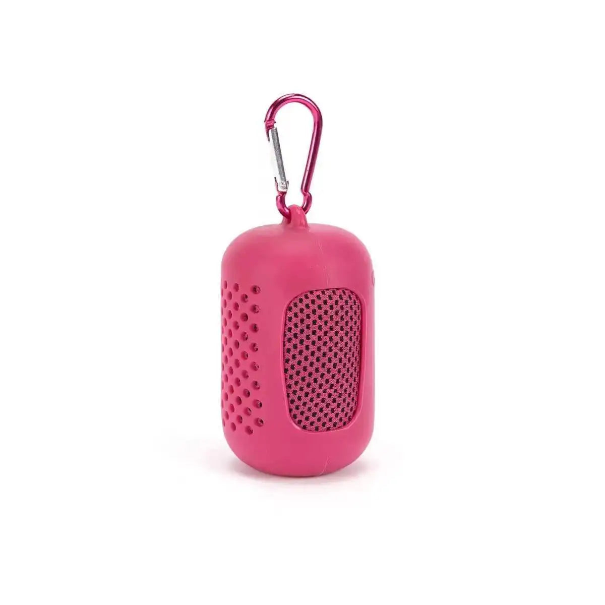 Serviette de refroidissement circulaire rose vif pour le sport et la fitness avec une boucle métallique.