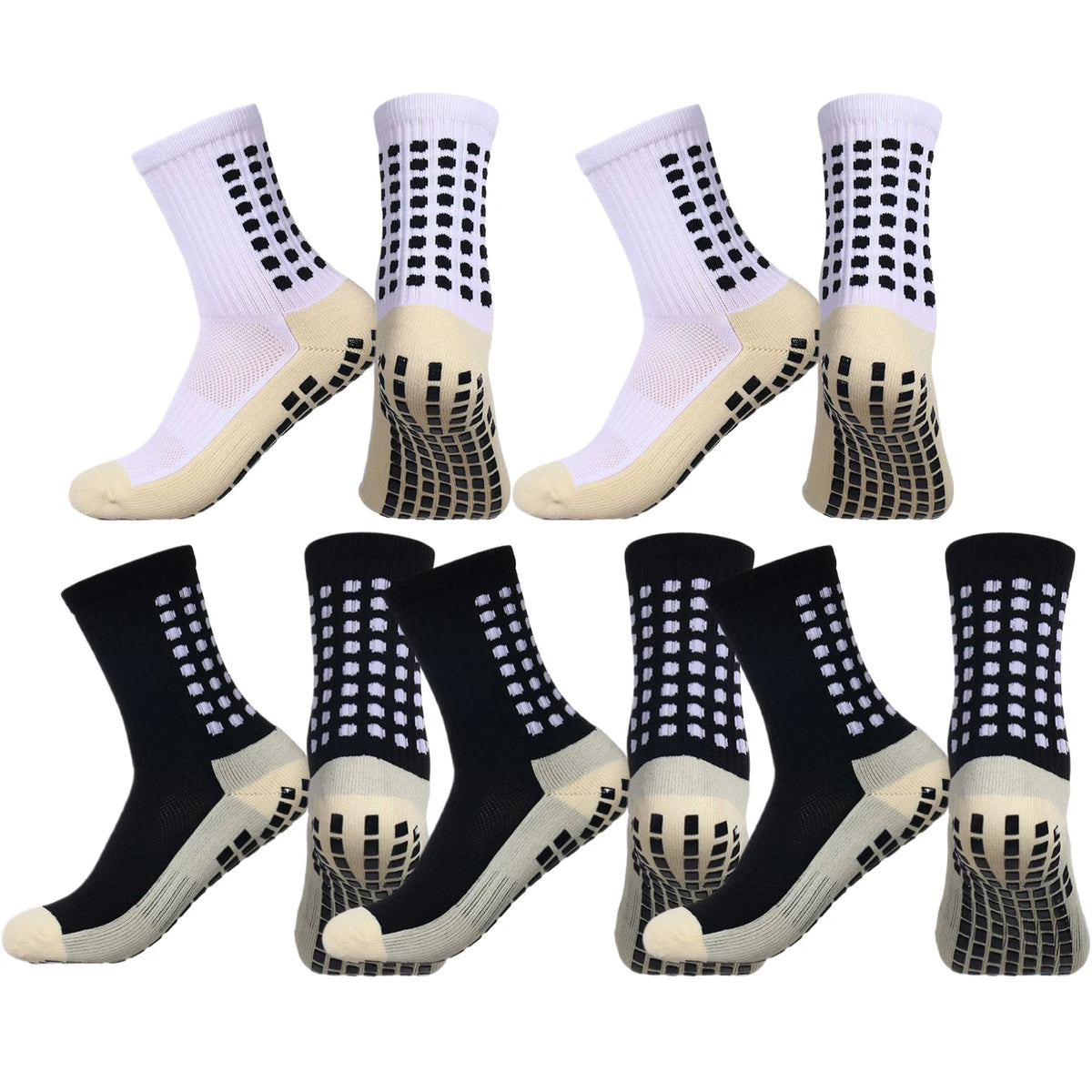 Ein Set vielseitiger Sport-Grip-Socken in Weiß und Schwarz mit beige Sohlen.