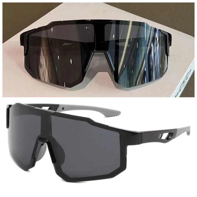 Ein Paar schwarze Sport-Sonnenbrille in zwei Ansichten, eine mit dunkler und eine mit grauer Tönung.