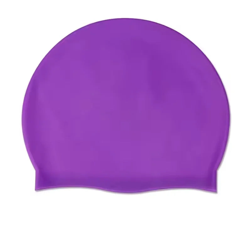 Gorro de silicona morado y suave, diseñado para proteger el cabello.