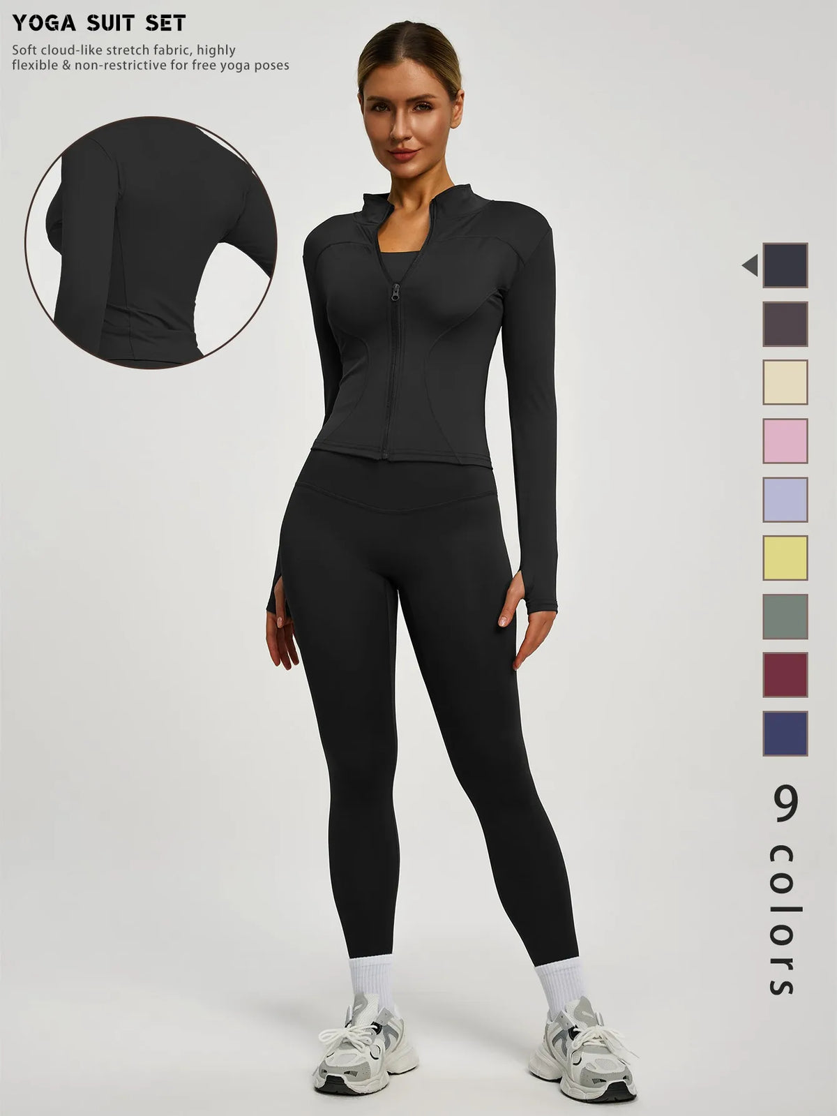 Eine Frau modelliert ein schwarzes Yoga-Set mit langärmeligem Oberteil und Leggings.