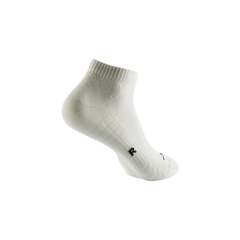 White performance ankle socks for running and athletic activities