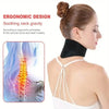 Eine Frau trägt eine schwarze magnetische Halsstütze mit ergonomischem Design und beruhigender Nackenanziehung.