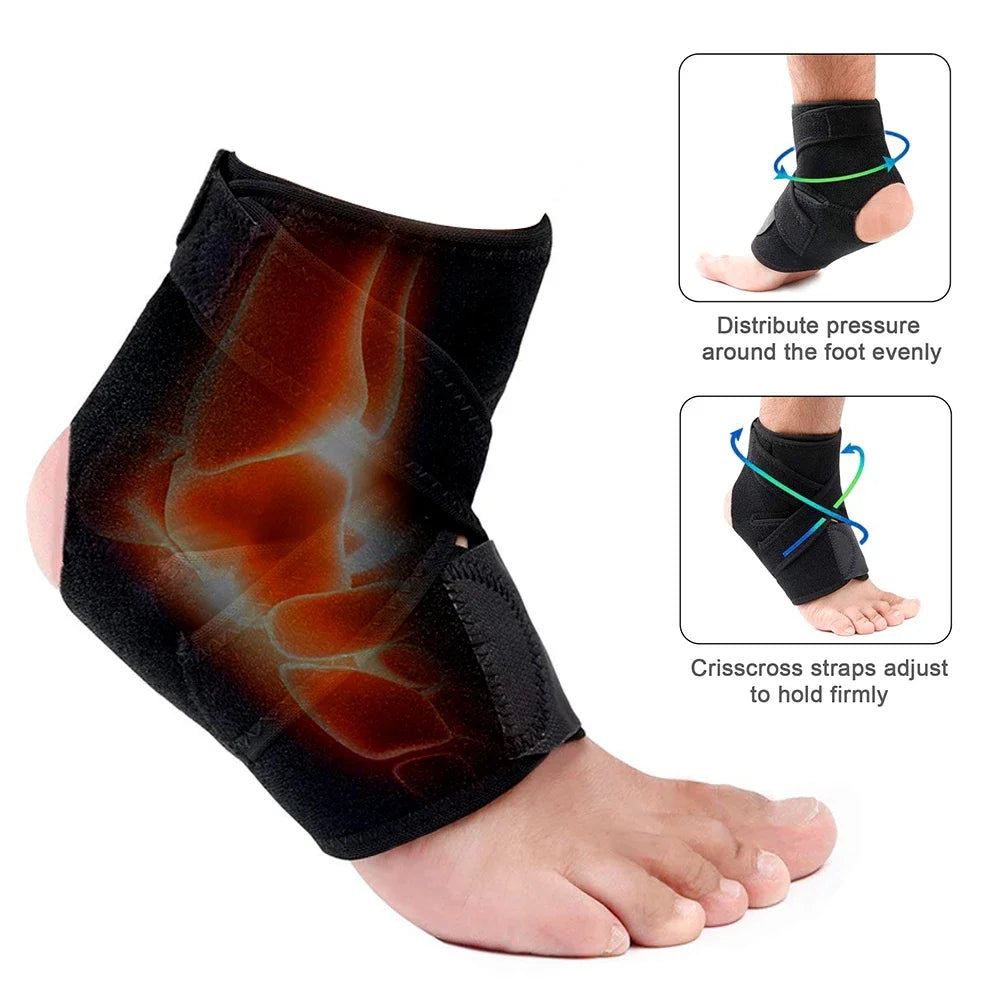 Schwarze, verstellbare Sprunggelenkbandage auf einem Fuß, die gleichmäßige Druckverteilung und kreuzende Gurte zeigt.