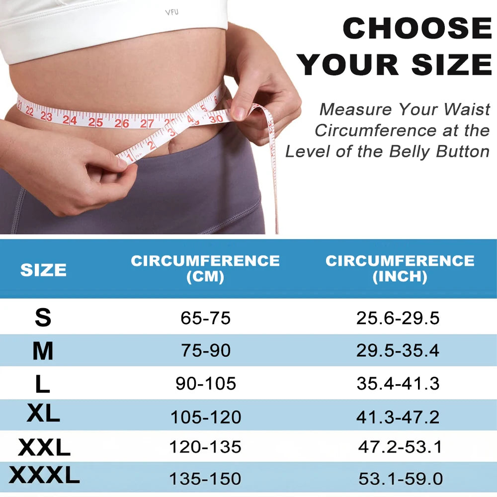 Une main mesure la circonférence de la taille à l'ombilic pour déterminer la bonne taille d'une articulation SI ajustable