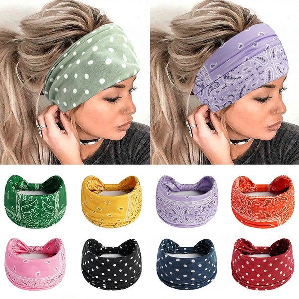 Collection de turbans boho colorés à nœuds dans divers motifs et couleurs, présentés sur un fond gris.