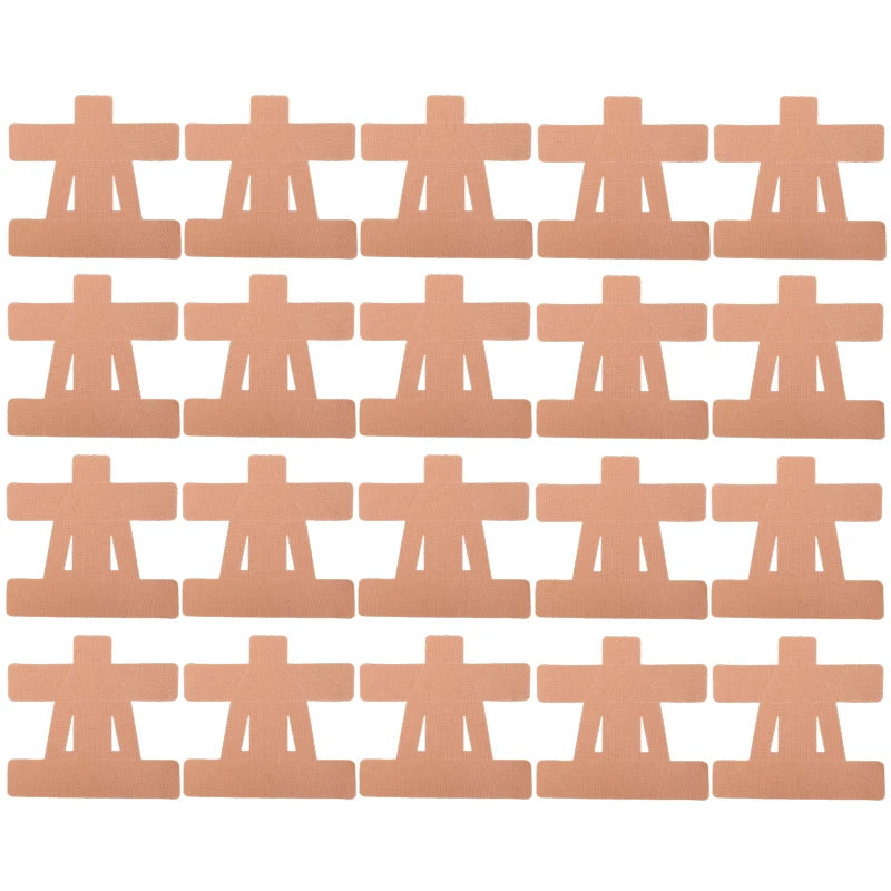 Set aus braunen Kinesio-Tapes in Kreuzform zur Sport-Schmerzlinderung.
