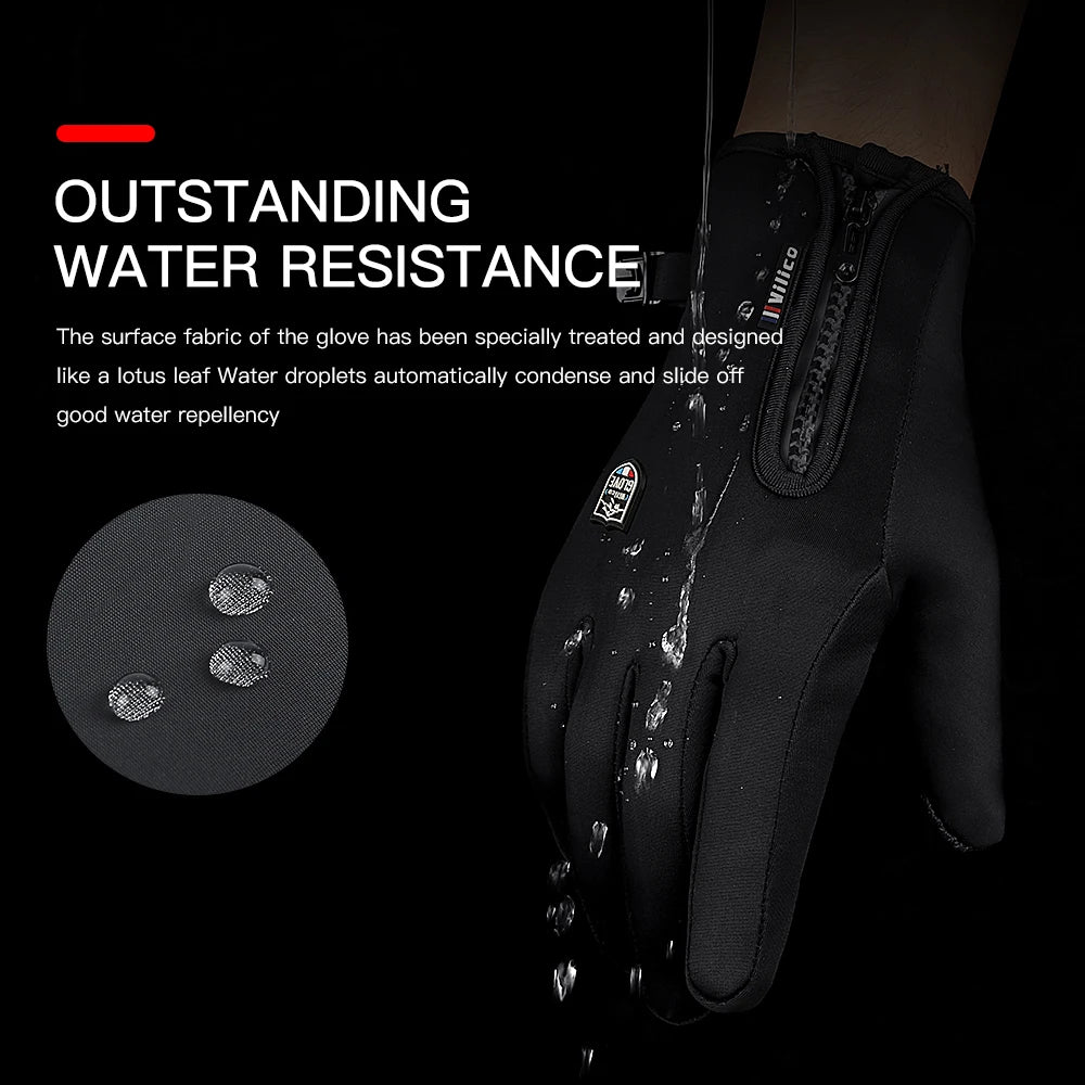 Gants noirs imperméables à texture de feuille de lotus, démontrant leur résistance à l'eau.