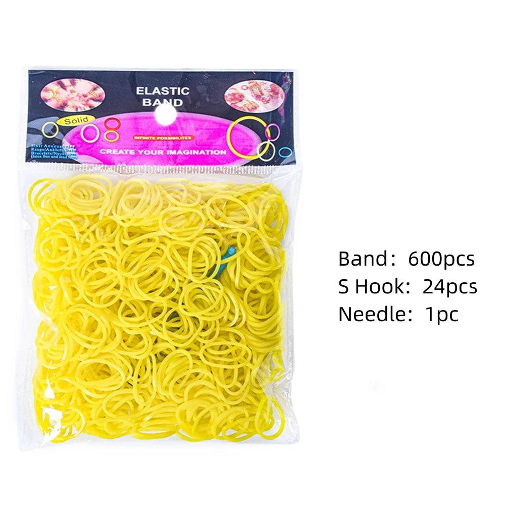 Paquete de bandas elásticas amarillas para telar, ganchos S y una aguja para hacer pulseras.