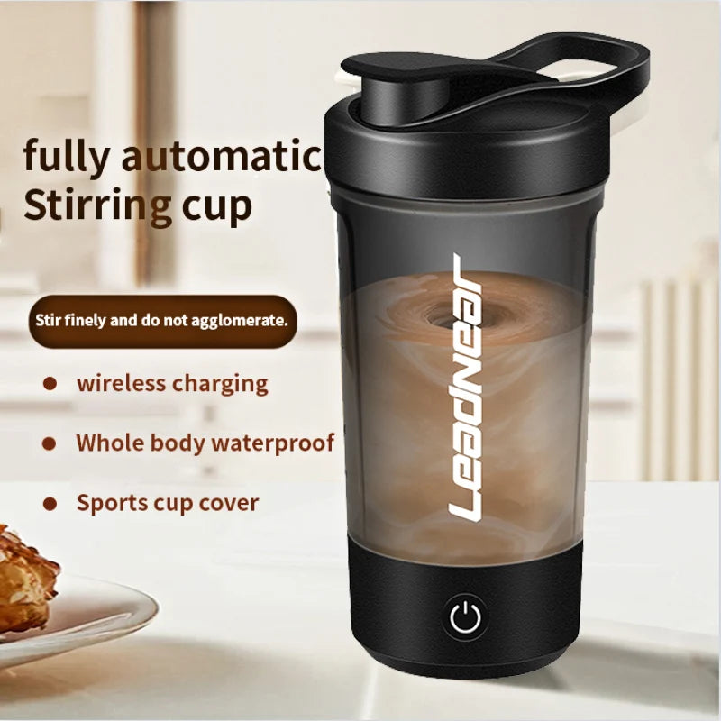 A black Leadnear fully automatic stirring cup is shown on a white surface with text highlighting its features.