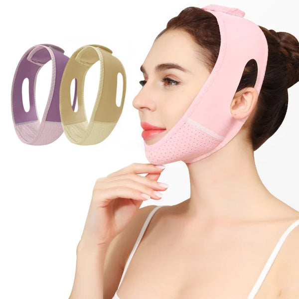 Sangle de raffermissement pour le visage rose avec des options violettes et beiges sur le visage d'une femme
