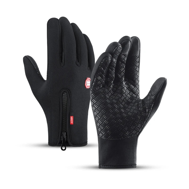 Une paire de gants de cyclisme et de sport en polaire imperméable noirs, sur fond blanc.