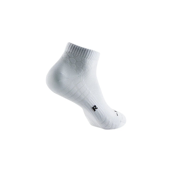 White performance ankle socks for running and athletic activities