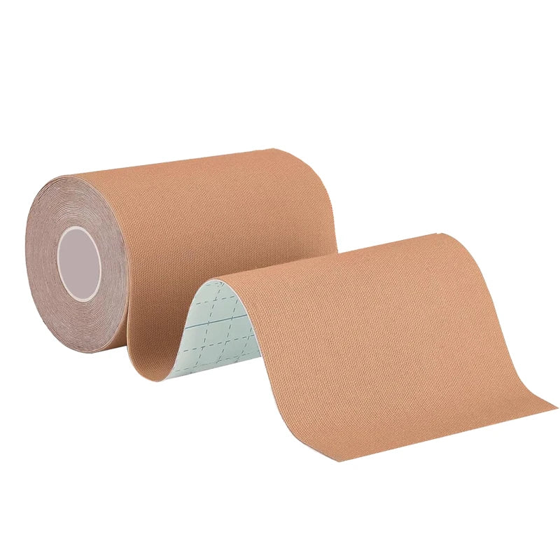 Rolle tan Kinesiologie-Stretchband teilweise aufgerollt